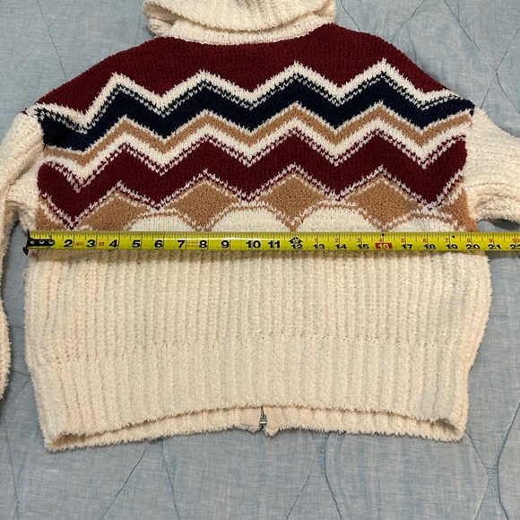 Chevron Patterned Cream Sweater - Picture 8 of 10